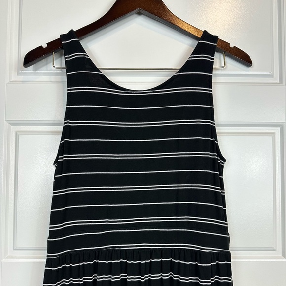 Athleta Women’s Classic Striped Sleeveless Maxi Dress Size Medium - Picture 5 of 9